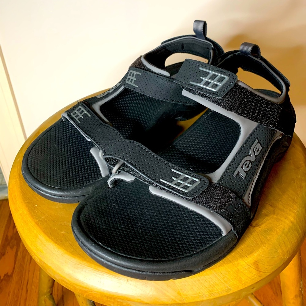 Teva Minam Sandals for Men- Like New